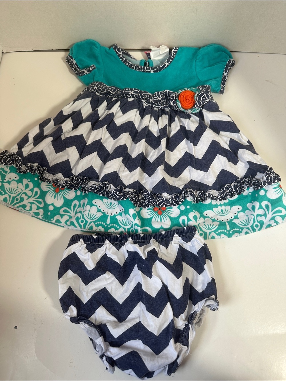 Jumping fences green and navy chevron and floral dress size 9 months